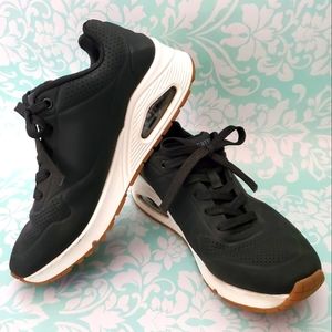 Sketchers Uno Women Shoe Size 8 Memory Foam Black and White